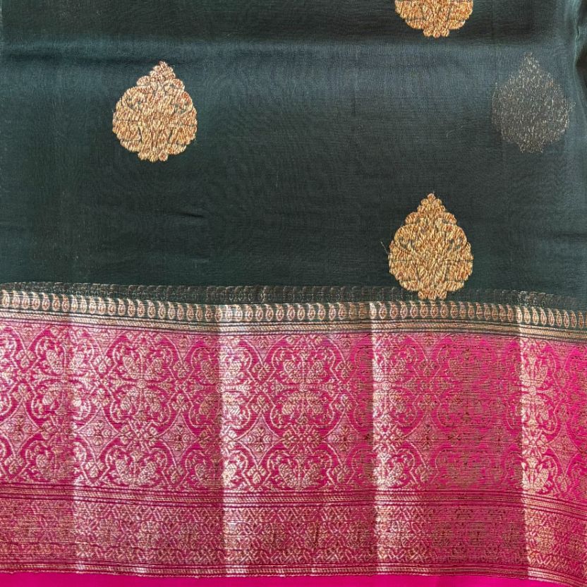 Pure kora antique Green and Rani pink saree