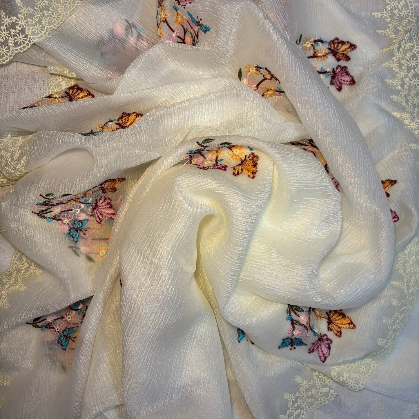 White Pure crush Georgette chiffon Saree